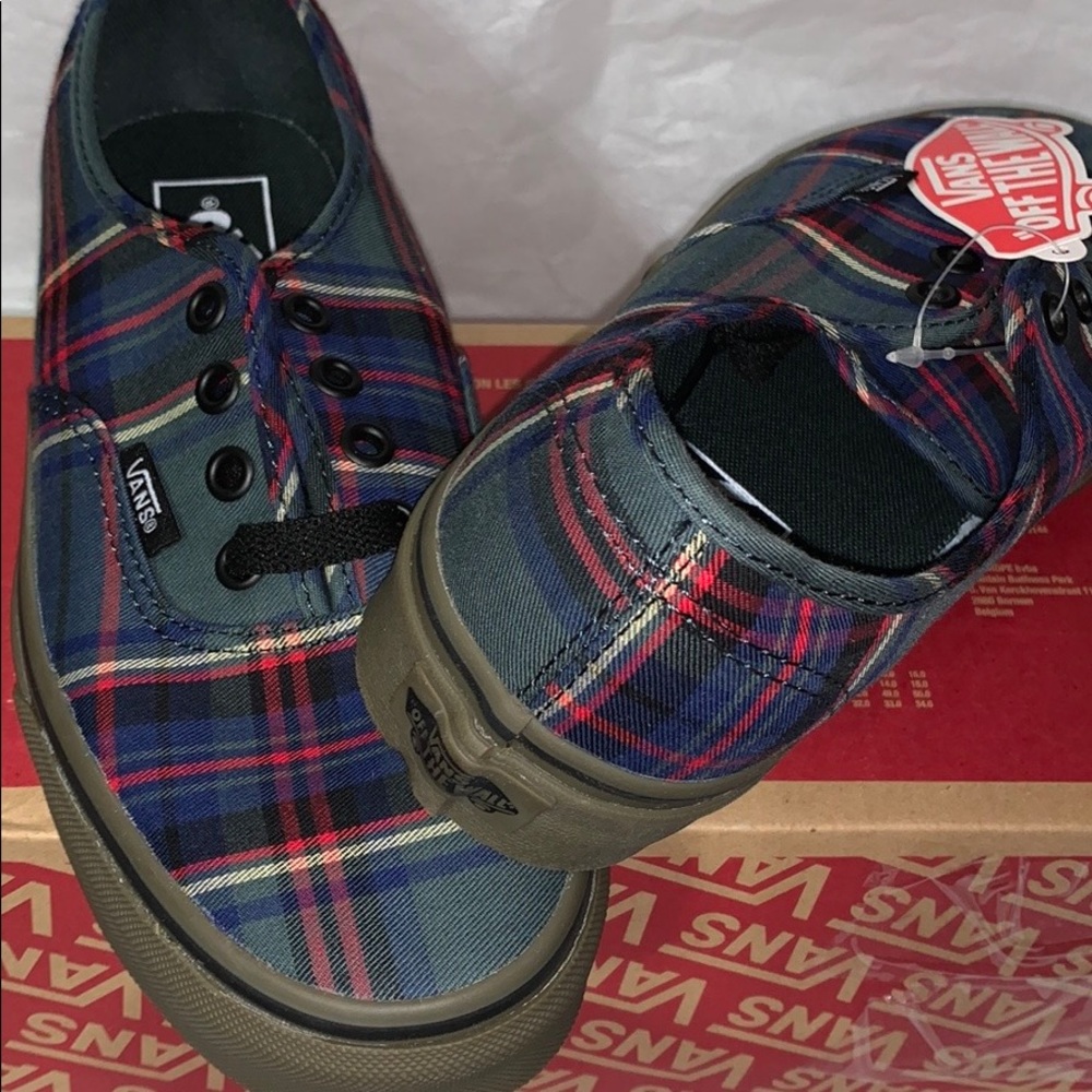 >Ⓜ️AUTHENTIC PLAID BLACK RED GREEN BLUE YELLO CLASSIC TARTAN GUM BRAND NEW VANS - Picture 2 of 15